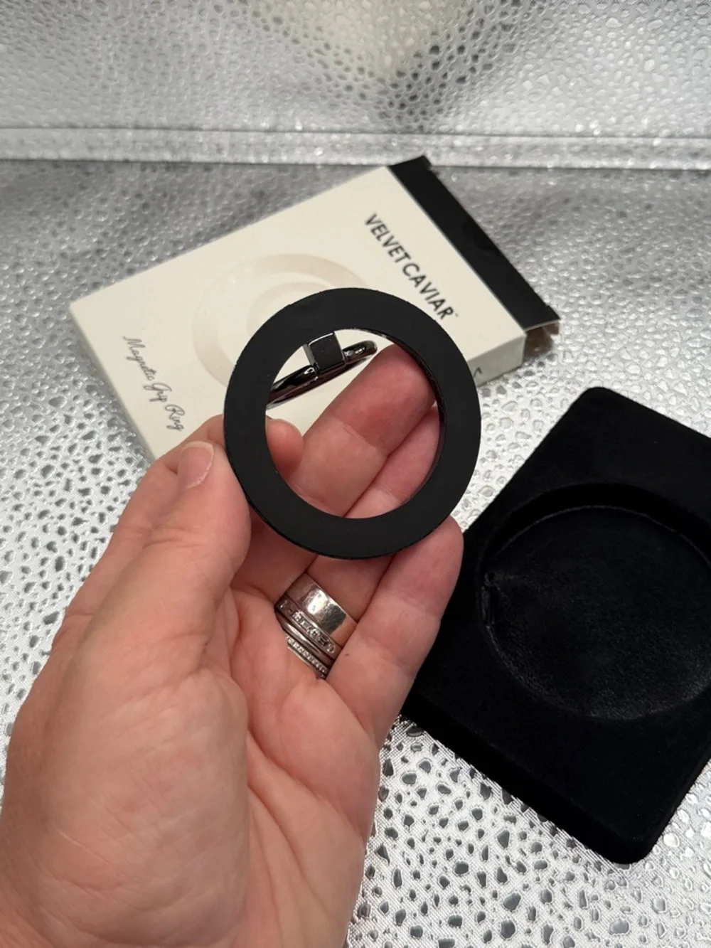 Velvet Caviar Round Spider Web 'In Your Web' MagSafe Grip Phone Ring Holder